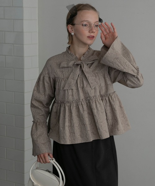 BONLECILL noir】薔薇ジャガード フリルネックリボンペプラムブラウス