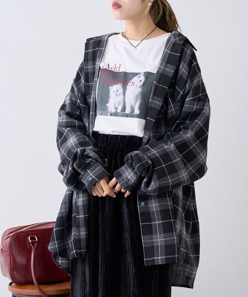 w closet（ダブルクローゼット）の「猫プリントロンTEE（Tシャツ/カットソー・レディース・ブルー/オフホワイト/チャコールグレー・FREE）」の7枚目の写真