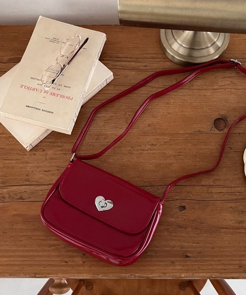 by your closet(バイユアークローゼット)の「ハート ポイント ショルダーバッグ(ショルダーバッグ・レディース・レッド・FREE)」の1枚目の写真