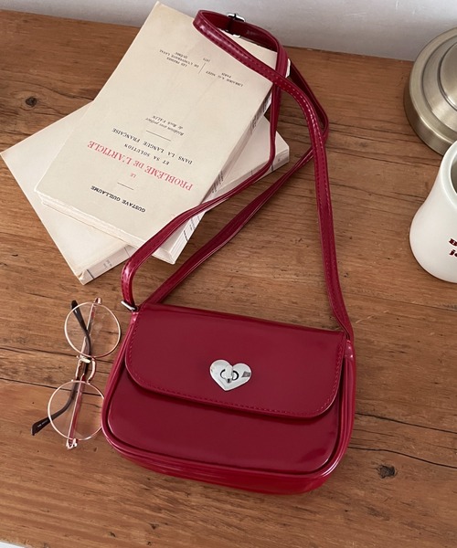by your closet(バイユアークローゼット)の「ハート ポイント ショルダーバッグ(ショルダーバッグ・レディース・レッド・FREE)」の5枚目の写真