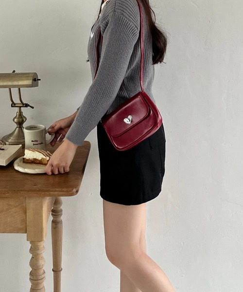 by your closet(バイユアークローゼット)の「ハート ポイント ショルダーバッグ(ショルダーバッグ・レディース・レッド・FREE)」の3枚目の写真