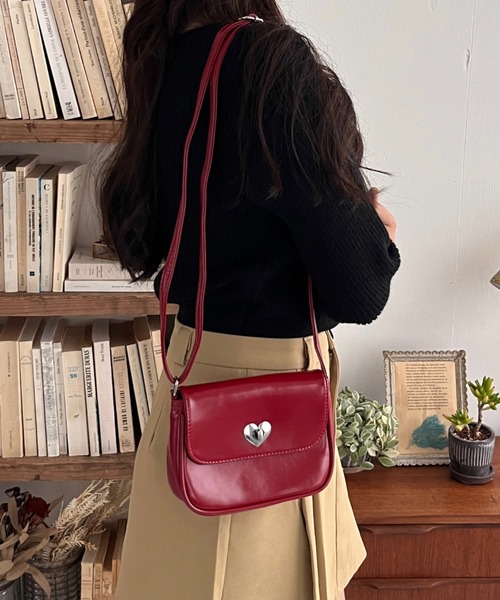 by your closet(バイユアークローゼット)の「ハート ポイント ショルダーバッグ(ショルダーバッグ・レディース・レッド・FREE)」の2枚目の写真