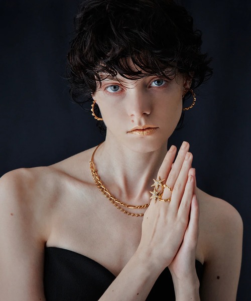 ADER（アデル）の「TINY STAR hoop earring（イヤリング・レディース・ゴールド・フリー）」の5枚目の写真