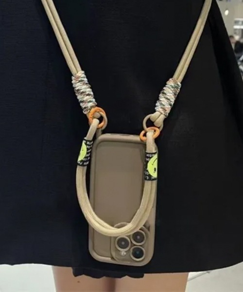 Fun & Daily（ファンアンドデイリー）の「Twin Cord iPhone Case ショルダーストラップアイフォンケース iPhone14 / 15 / 16 / 17 / Plus Pro ProMax Air（スマホケース/カバー・レディース・ブラック/グリーン/ピンク/ホワイト/ベージュ・iPhone 14 Pro/iPhone 14 Pro Max/iPhone 15/iPhone 15 Pro/iPhone 15 Pro Max/iPhone 14/iPhone 16/iPhone 16 Pro/iPhone 16 Pro Max/iPhone 16 Plus/iPhone 15 Plus/iPhone 14 Plus/iPhone 17 Pro/iPhone Air/iPhone 17/iPhone 17 Pro Max）」の3枚目の写真