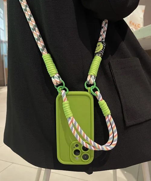 Fun & Daily（ファンアンドデイリー）の「Twin Cord iPhone Case ショルダーストラップアイフォンケース iPhone14 / 15 / 16 / 17 / Plus Pro ProMax Air（スマホケース/カバー・レディース・ブラック/グリーン/ピンク/ホワイト/ベージュ・iPhone 14 Pro/iPhone 14 Pro Max/iPhone 15/iPhone 15 Pro/iPhone 15 Pro Max/iPhone 14/iPhone 16/iPhone 16 Pro/iPhone 16 Pro Max/iPhone 16 Plus/iPhone 15 Plus/iPhone 14 Plus/iPhone 17 Pro/iPhone Air/iPhone 17/iPhone 17 Pro Max）」の4枚目の写真