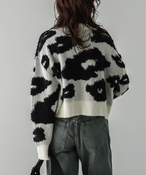 AMELY(エミリー)の「フラワージャガードニット(ニット/セーター・レディース・ブルー/ホワイト・フリー)」の4枚目の写真