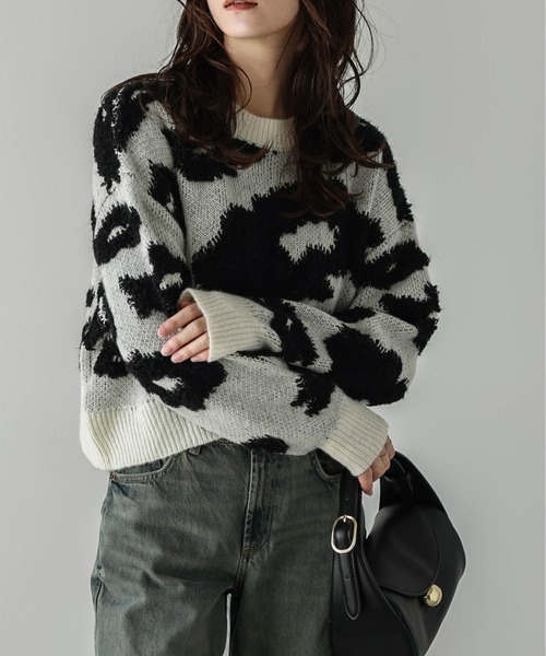 AMELY(エミリー)の「フラワージャガードニット(ニット/セーター・レディース・ブルー/ホワイト・フリー)」の5枚目の写真