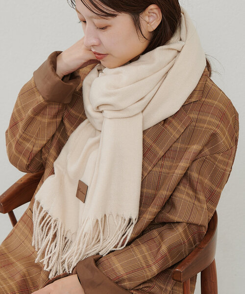 Kastane(カスタネ)の「ツイルマフラー(マフラー・レディース・アイボリー/グレー/ピンク/ダークブラウン・FREE)」の2枚目の写真