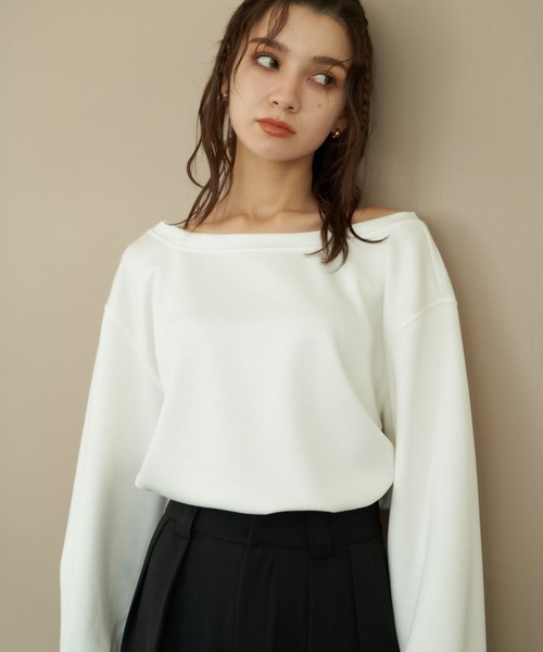 Nu(ニュー)の「【Nu】オフショルスウェット(Tシャツ/カットソー・レディース・ブラック/オフホワイト/ライトグレー・ONE SIZE)」の2枚目の写真