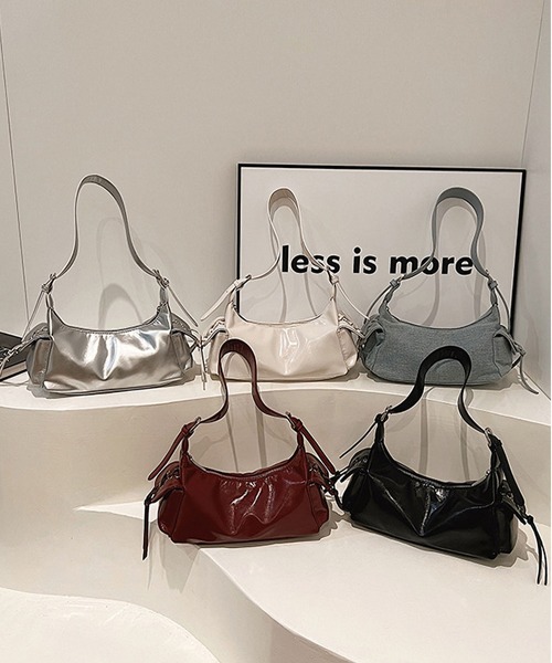 LA VORAGINE(ラ ヴォラジネ)の「アウトポケット スクエアショルダーバッグ(ショルダーバッグ・レディース・レッド/ホワイト/ブルー/シルバー/ブラック・FREE)」の6枚目の写真