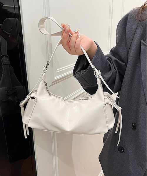 LA VORAGINE(ラ ヴォラジネ)の「アウトポケット スクエアショルダーバッグ(ショルダーバッグ・レディース・レッド/ホワイト/ブルー/シルバー/ブラック・FREE)」の22枚目の写真
