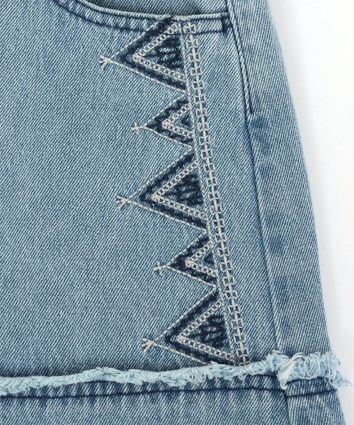 チチカカ(チチカカ)の「デニムカットオフ切替スカート(スカート・レディース・ブラック/ライトブルー/インディゴブルー・FREE)」の19枚目の写真