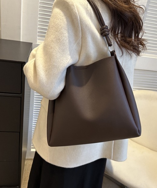 Per sist ence(パーシエンス)の「フェイクレザー2WAYスクエアバッグ(トートバッグ・レディース・ブラウン/ブラック/ダークブラウン/キャメル・FREE)」の17枚目の写真