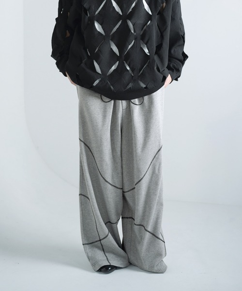 Aphlotus（アプロタス）の「バイカラー シンメトリーステッチデザイン 裏毛 スウェットパンツ（スウェットパンツ・メンズ・ブラック/アッシュグレー・LARGE/SMALL/MEDIUM）」の19枚目の写真