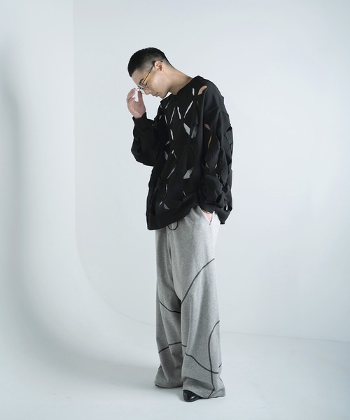 Aphlotus（アプロタス）の「バイカラー シンメトリーステッチデザイン 裏毛 スウェットパンツ（スウェットパンツ・メンズ・ブラック/アッシュグレー・LARGE/SMALL/MEDIUM）」の22枚目の写真