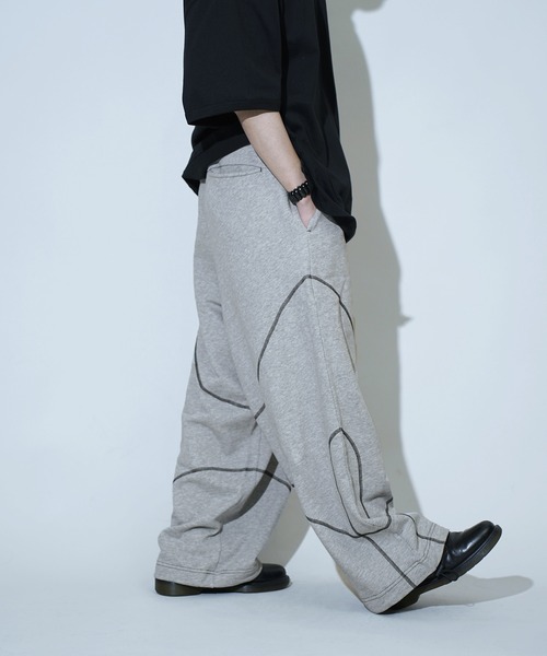 Aphlotus（アプロタス）の「バイカラー シンメトリーステッチデザイン 裏毛 スウェットパンツ（スウェットパンツ・メンズ・ブラック/アッシュグレー・LARGE/SMALL/MEDIUM）」の4枚目の写真