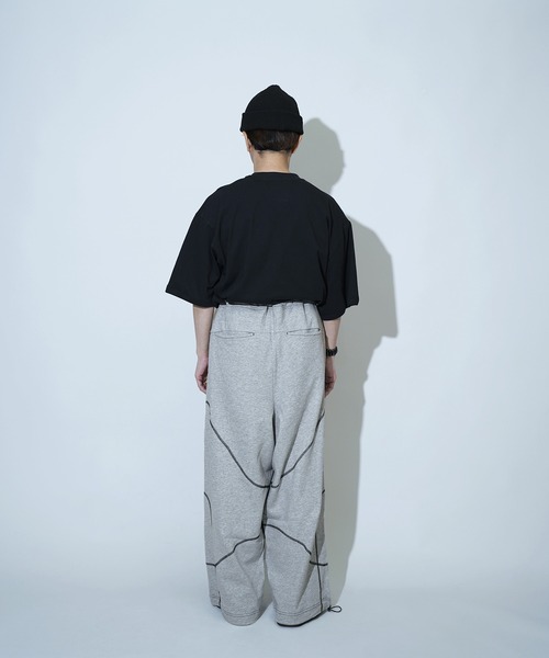 Aphlotus（アプロタス）の「バイカラー シンメトリーステッチデザイン 裏毛 スウェットパンツ（スウェットパンツ・メンズ・ブラック/アッシュグレー・LARGE/SMALL/MEDIUM）」の11枚目の写真