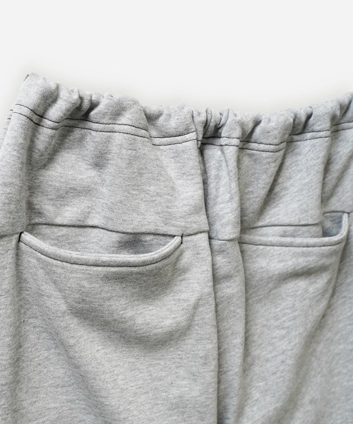 Aphlotus（アプロタス）の「バイカラー シンメトリーステッチデザイン 裏毛 スウェットパンツ（スウェットパンツ・メンズ・ブラック/アッシュグレー・LARGE/SMALL/MEDIUM）」の17枚目の写真