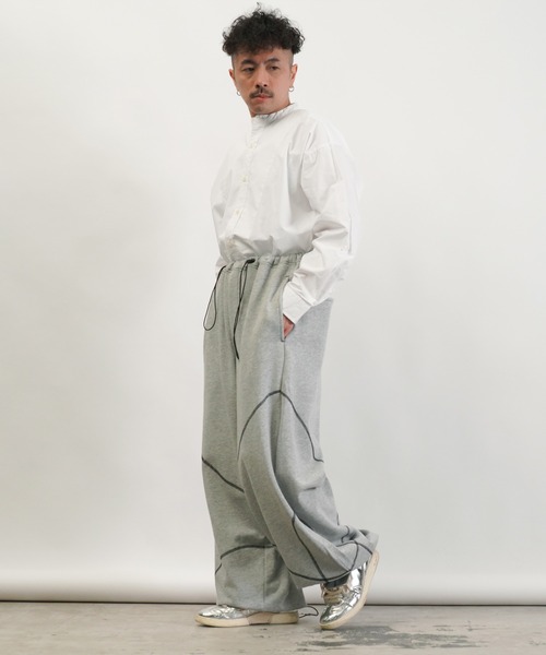 Aphlotus(アプロタス)の「バイカラー シンメトリーステッチデザイン 裏毛 スウェットパンツ(スウェットパンツ・メンズ・ブラック/アッシュグレー・LARGE/SMALL/MEDIUM)」の14枚目の写真