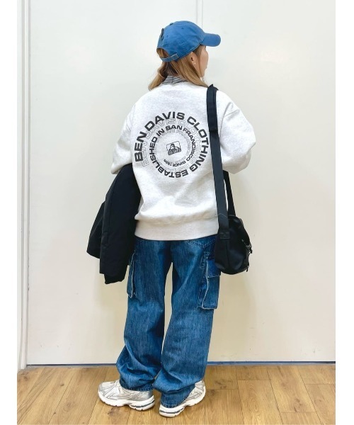 Right-on(ライトオン)の「BEN DAVIS(ベンデイビス)【メンズ】バックプリントスウェット(スウェット・メンズ・ダークグレー/ホワイト・M/L/XL)」の3枚目の写真