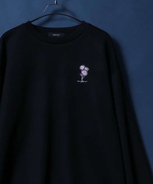 ANPAS(アンパス)の「ANPAS Flower Embroidery Oversized Shirt /別注 花柄 ワンポイント刺繍 オーバーサイズ ポンチ長袖Tシャツ ロンT スウェット トップス トレーナー メンズ レディース(Tシャツ/カットソー・メンズ・ブラック/グレー系その他/グレー/ブラック系その他/ホワイト/ホワイト系その他/ホワイト系その他2/ブラック系その他2/グレー系その他2・M/L)」の5枚目の写真