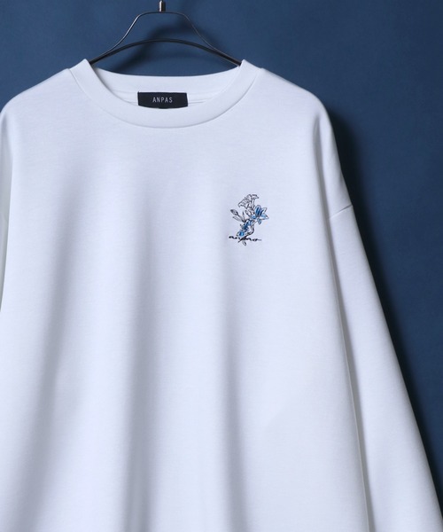 ANPAS(アンパス)の「ANPAS Flower Embroidery Oversized Shirt /別注 花柄 ワンポイント刺繍 オーバーサイズ ポンチ長袖Tシャツ ロンT スウェット トップス トレーナー メンズ レディース(Tシャツ/カットソー・メンズ・ブラック/グレー系その他/グレー/ブラック系その他/ホワイト/ホワイト系その他/ホワイト系その他2/ブラック系その他2/グレー系その他2・M/L)」の2枚目の写真