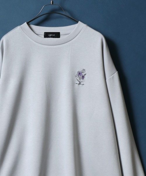 ANPAS(アンパス)の「ANPAS Flower Embroidery Oversized Shirt /別注 花柄 ワンポイント刺繍 オーバーサイズ ポンチ長袖Tシャツ ロンT スウェット トップス トレーナー メンズ レディース(Tシャツ/カットソー・メンズ・ブラック/グレー系その他/グレー/ブラック系その他/ホワイト/ホワイト系その他/ホワイト系その他2/ブラック系その他2/グレー系その他2・M/L)」の9枚目の写真
