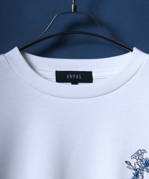 ANPAS(アンパス)の「ANPAS Flower Embroidery Oversized Shirt /別注 花柄 ワンポイント刺繍 オーバーサイズ ポンチ長袖Tシャツ ロンT スウェット トップス トレーナー メンズ レディース(Tシャツ/カットソー・メンズ・ブラック/グレー系その他/グレー/ブラック系その他/ホワイト/ホワイト系その他/ホワイト系その他2/ブラック系その他2/グレー系その他2・M/L)」の19枚目の写真