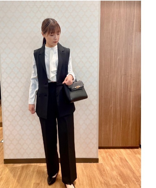 Honeys(ハニーズ)の「【ストレッチ・ウォッシャブル・イージーケア】美ージーストレート(股下62cm)(スラックス・レディース・ダークベージュ/ネイビー/ライトグリーン/ライトグレー/ブラック・S/M/LL/L/3L)」の10枚目の写真