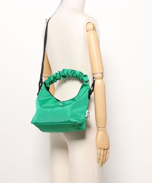 Drifter（ドリフター）の「GATHER HANDLE BAG／ギャザーハンドルバッグ（ショルダーバッグ・レディース・ケリーグリーン/ピンク/ブラック/ブルー/ブラウン/ピーコックグリーン系・FREE）」の7枚目の写真