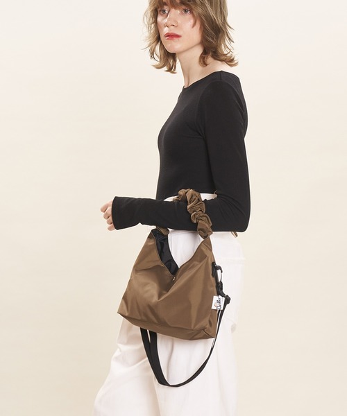 Drifter（ドリフター）の「GATHER HANDLE BAG／ギャザーハンドルバッグ（ショルダーバッグ・レディース・ケリーグリーン/ピンク/ブラック/ブルー/ブラウン/ピーコックグリーン系・FREE）」の9枚目の写真