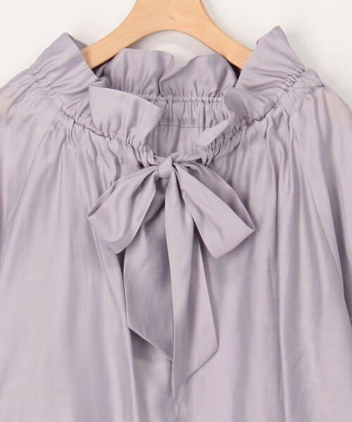 MICO COULIER（ミコクリエ）の「《オケージョン対応》シルキーローンリボンブラウス（シャツ/ブラウス・レディース・ラベンダー/オフホワイト/チャコールグレー・38）」の12枚目の写真