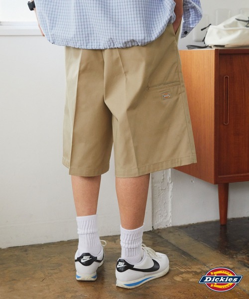 Dickies（ディッキーズ）の「Dickies/ディッキーズ 別注 TCツイル ツータック イージーワイドハーフパンツ【THE CRAFT CREW PRODUCTS】（その他パンツ・メンズ・カーキ/チャコール/ベージュ/ブルー/スミクロ/ブラック・S/2L/L/M）」の19枚目の写真