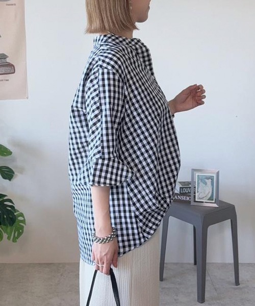 aquagarage（アクアガレージ）の「絶妙なデコルテ魅せが叶う！バンドカラーのスキッパーブラウス（シャツ/ブラウス・レディース・ホワイト/ライトカーキ/ブルー系その他/ブラック系その他2/ブルー系その他2/ブラック/ブラック系その他・M/L）」の20枚目の写真