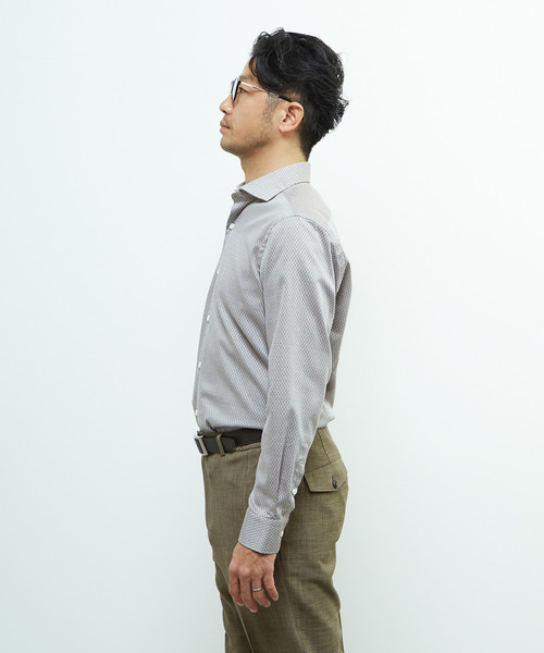 MEN'S MELROSE（メンズメルローズ）の「HITOYOSHIダブルネーム ｜ ヴィンテージパターンワイドカラーシャツ（シャツ/ブラウス・メンズ・ブルー/ライトベージュ・4/3/2/5）」の4枚目の写真