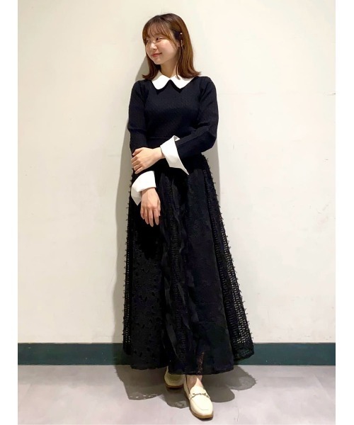 AND COUTURE(アンドクチュール)の「シャツレイヤード風ケーブル編みプルオーバー(ニット/セーター・レディース・ブラック/ベージュ/イエロー・FREE)」の19枚目の写真