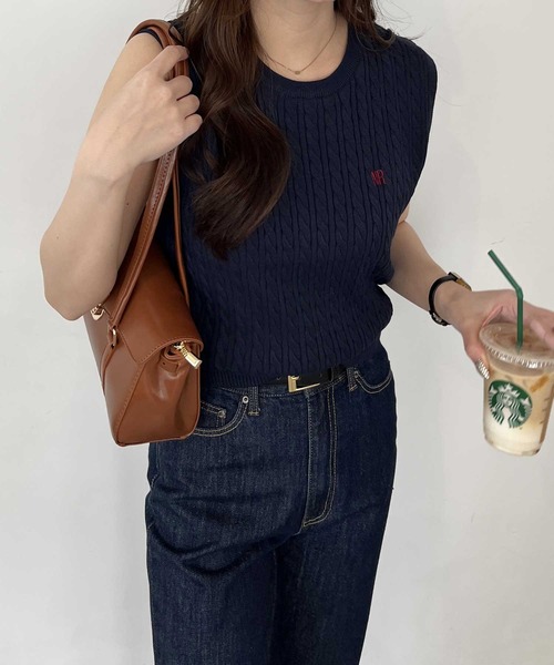 nelliy.（ネルリー）の「ミニケーブル編ロゴ刺繍ノースリーブサマーニット（ニット/セーター・レディース・ネイビー/ピンク/アイボリー・LARGE/MEDIUM）」の14枚目の写真