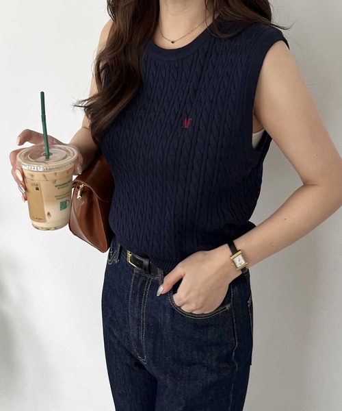 nelliy.（ネルリー）の「ミニケーブル編ロゴ刺繍ノースリーブサマーニット（ニット/セーター・レディース・ネイビー/ピンク/アイボリー・LARGE/MEDIUM）」の16枚目の写真