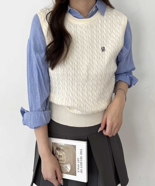 nelliy.（ネルリー）の「ミニケーブル編ロゴ刺繍ノースリーブサマーニット（ニット/セーター・レディース・ネイビー/ピンク/アイボリー・LARGE/MEDIUM）」の10枚目の写真