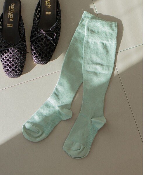 green label relaxing（グリーンレーベルリラクシング）の「＜MAEE＞コンプレッション ソックス / 着圧ソックス / 靴下（ソックス/靴下・レディース・ライム/ダークグレー/ネイビー・FREE）」の2枚目の写真