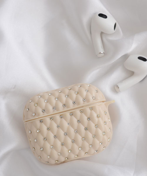 Mayree(メイリー)の「【float】キラキラ ラインストーン エアポッズ/エアポッズプロ ケース カバー【AirPods 第1世代/第2世代/第3世代/pro/pro2】(ヘッドフォン/イヤホン・レディース・アイボリー/クリアブラック/クリア/ブラック・A/C/D/B)」の1枚目の写真