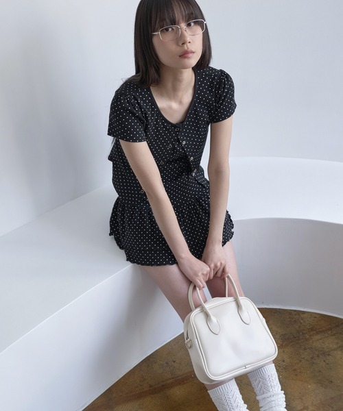 UNE MANSION（ユヌマンション）の「【UNE ORIGINAL】スナップボタンショルダーパフレイヤードドットパターンカーディガン（カーディガン/ボレロ・レディース・ホワイト/グレー/ブラック・SMALL/MEDIUM）」の5枚目の写真