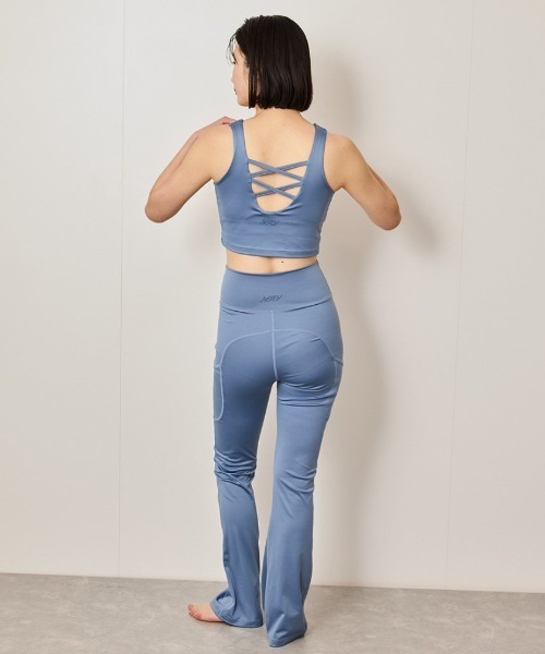 NERGY(ナージー)の「ナージージャパン NERGY ALPENタンクブラトップス_(スポーツブラ・レディース・サックスブルー/ベージュ/チャコールグレー・M/L)」の8枚目の写真