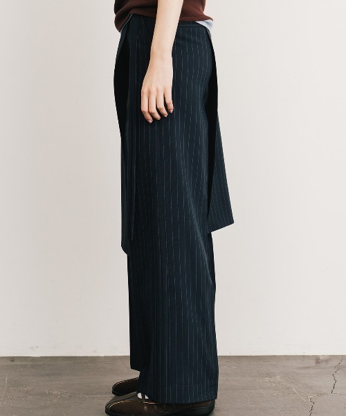 CREDONA(クレドナ)の「CALATHEA STRIPE LAYERED PANTS/カラテアストライプレイヤードパンツ(スラックス・レディース・ネイビー・0/1)」の12枚目の写真