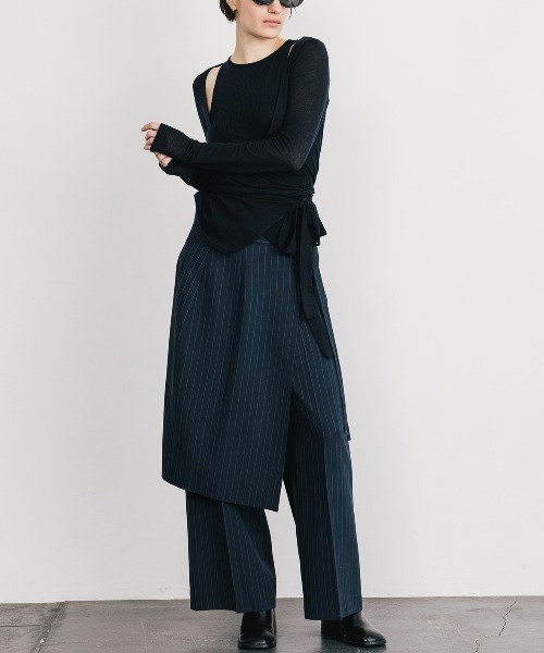 CREDONA(クレドナ)の「CALATHEA STRIPE LAYERED PANTS/カラテアストライプレイヤードパンツ(スラックス・レディース・ネイビー・0/1)」の2枚目の写真
