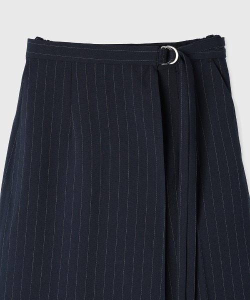 CREDONA(クレドナ)の「CALATHEA STRIPE LAYERED PANTS/カラテアストライプレイヤードパンツ(スラックス・レディース・ネイビー・0/1)」の20枚目の写真