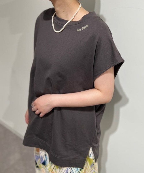 human woman(ヒューマンウーマン)の「◆ミニ裏毛刺繍ロゴプルオーバー(Tシャツ/カットソー・レディース・ホワイト/ピンク/グレー系その他・MEDIUM)」の2枚目の写真