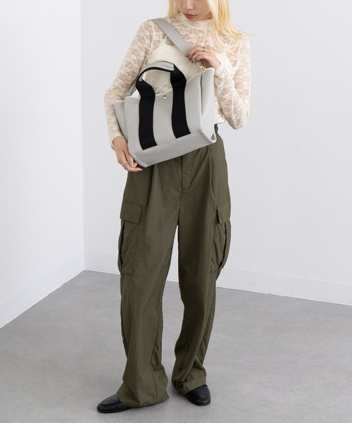 cache cache（カシュ カシュ）の「【cache cache】太ショルダー付き2wayテープトートバッグ M（ショルダーバッグ・レディース・ブラック/グレー/ブラウン/アイボリー/ベージュ・FREE）」の15枚目の写真