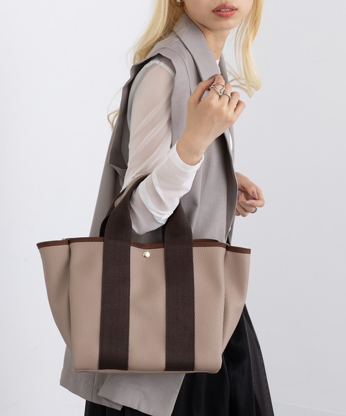 cache cache（カシュ カシュ）の「【cache cache】太ショルダー付き2wayテープトートバッグ M（ショルダーバッグ・レディース・ブラック/グレー/ブラウン/アイボリー/ベージュ・FREE）」の19枚目の写真