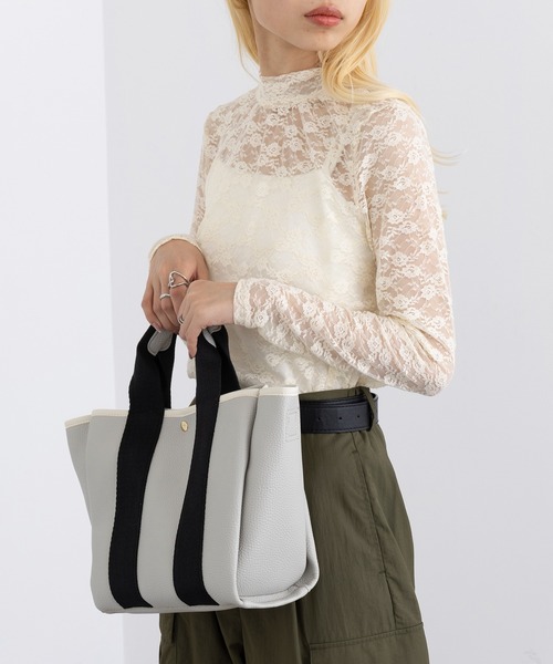 cache cache（カシュ カシュ）の「【cache cache】太ショルダー付き2wayテープトートバッグ M（ショルダーバッグ・レディース・ブラック/グレー/ブラウン/アイボリー/ベージュ・FREE）」の13枚目の写真